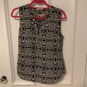Size 6 black and white print Banana Republic sleeveless blouse